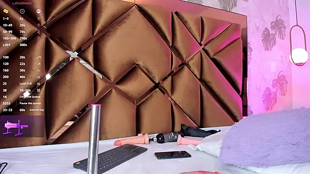 Snapshot of Alexa-Lynx chatting on April 2026 05:36:02 AM Alexa-Lynx online show from April 2026 05:36:02 AM