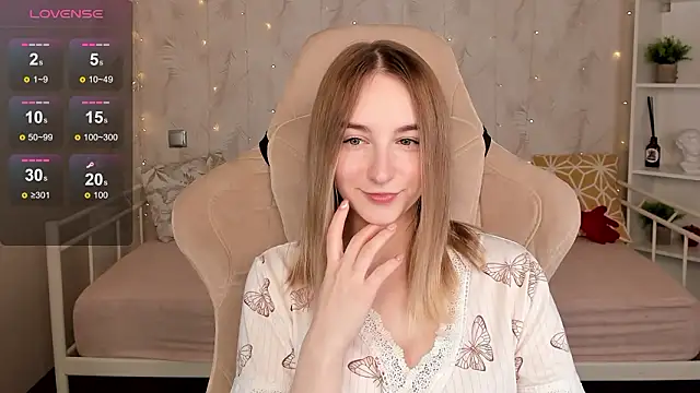 Snapshot of Shy_Polly chatting on February 2026 02:53:01 AM Shy Polly online show from February 2026 02:53:01 AM