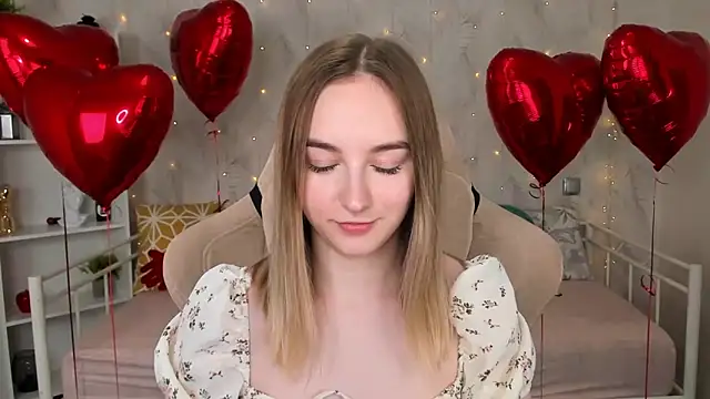 Snapshot of Shy_Polly chatting on February 2026 05:33:02 AM Shy Polly online show from February 2026 05:33:02 AM
