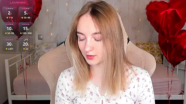 Snapshot of Shy_Polly chatting on February 2026 12:09:02 AM Shy Polly online show from February 2026 12:09:02 AM