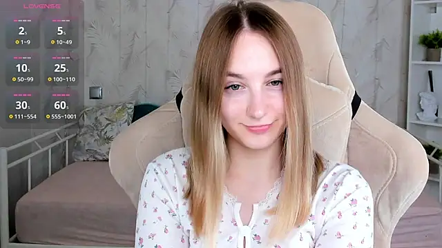 Snapshot of Shy_Polly chatting on March 2026 12:06:02 AM Shy Polly online show from March 2026 12:06:02 AM