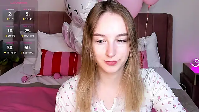 Snapshot of Shy_Polly chatting on April 2026 12:04:01 AM Shy Polly online show from April 2026 12:04:01 AM