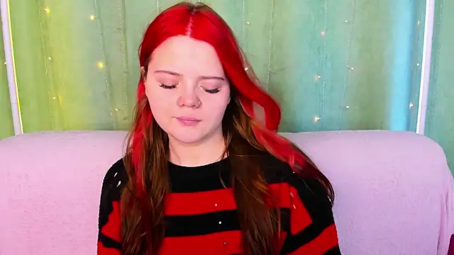 Snapshot of KellyFiery chatting on April 2026 08:30:02 AM KellyFiery online show from April 2026 08:30:02 AM