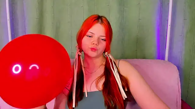 Snapshot of KellyFiery chatting on May 2026 08:29:01 AM KellyFiery online show from May 2026 08:29:01 AM