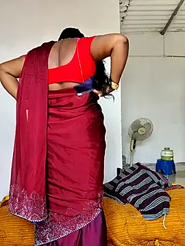 Snapshot of Desicouple1706 chatting on April 2026 04:46:01 AM Desicouple1706 online show from April 2026 04:46:01 AM