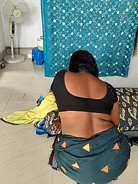 Snapshot of Desicouple1706 chatting on April 2026 05:19:01 AM Desicouple1706 online show from April 2026 05:19:01 AM