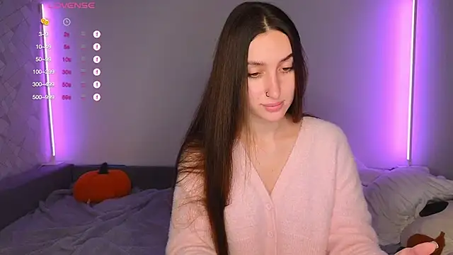 KikkyMi online show from November 2025 08:23:02 PM