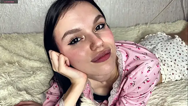 StacieGregoreski online show from December 2025 12:10:01 PM