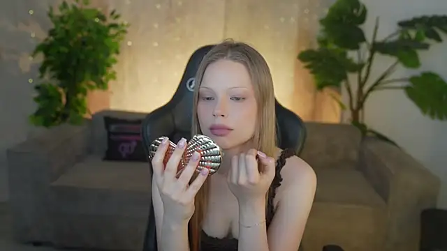 Charlotte Dreams online show from June 2026 10:31:02 AM