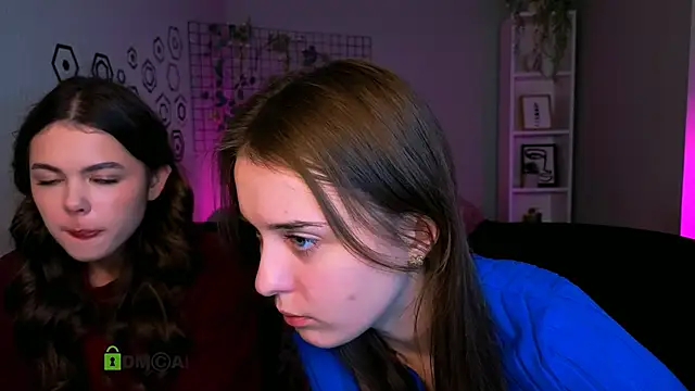 Snapshot of maddycats chatting on November 2025 01:55:02 PM maddycats online show from November 2025 01:55:02 PM