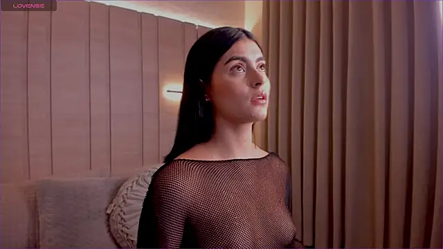 Snapshot of SarhaVega chatting on November 2025 04:34:02 AM SarhaVega online show from November 2025 04:34:02 AM