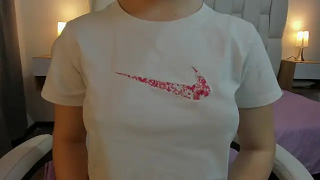 mask red girl online show from March 2026 12:32:01 PM