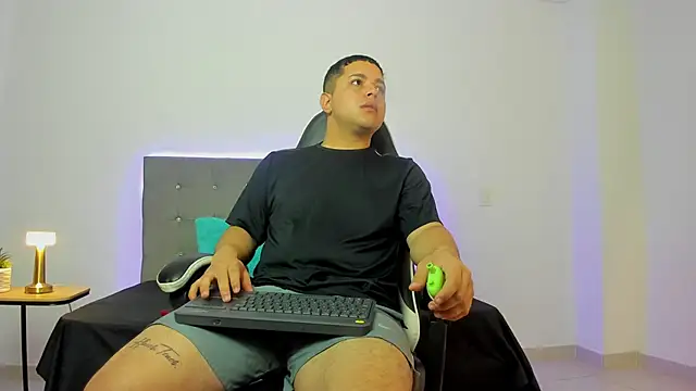 bry hill online show from December 2025 01:17:04 PM