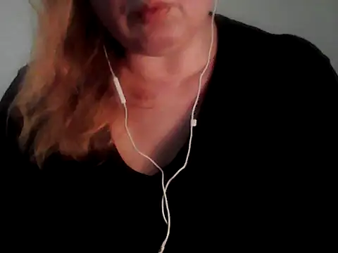 Snapshot of Empiria81 chatting on November 2025 05:58:02 PM Empiria81 online show from November 2025 05:58:02 PM