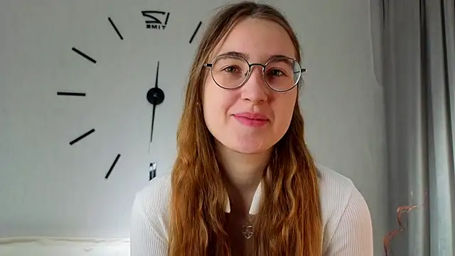 Snapshot of DebbraBickler chatting on November 2025 06:12:01 PM DebbraBickler online show from November 2025 06:12:01 PM