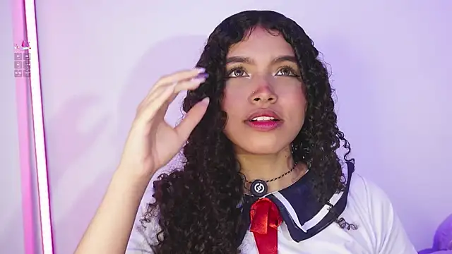 Snapshot of EloiseSweetxx chatting on April 2026 03:37:02 AM EloiseSweetxx online show from April 2026 03:37:02 AM