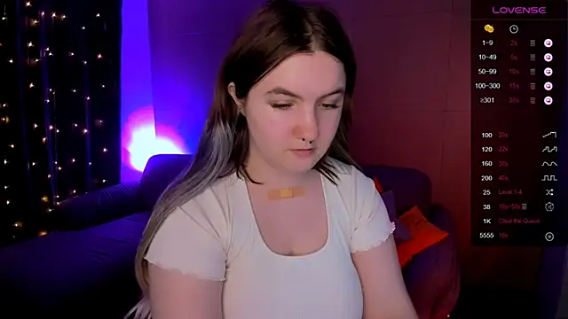 lovelyy julia online show from March 2026 08:18:02 AM