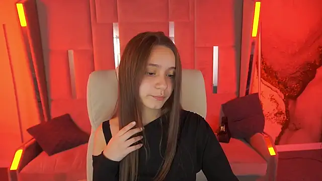 TinyNatalie online show from November 2025 07:19:01 AM