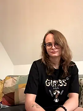 Snapshot of norafack33 chatting on December 2025 04:45:02 PM norafack33 online show from December 2025 04:45:02 PM