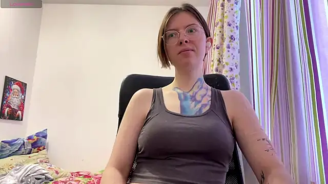 Snapshot of FiorettaFen chatting on November 2025 07:08:02 AM FiorettaFen online show from November 2025 07:08:02 AM