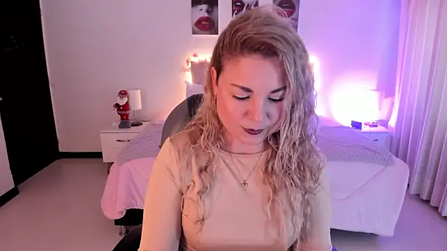 Snapshot of Violeta_Hotter chatting on November 2025 10:59:02 AM Violeta Hotter online show from November 2025 10:59:02 AM