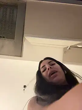 Snapshot of Magui21 chatting on December 2025 12:04:01 AM Magui21 online show from December 2025 12:04:01 AM