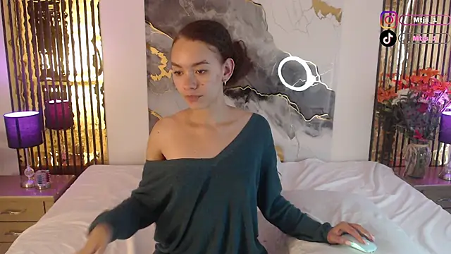 Snapshot of MiticaBrennet_ chatting on March 2026 03:31:01 PM MiticaBrennet online show from March 2026 03:31:01 PM