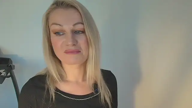 Sweet Eira online show from January 2026 02:44:01 PM