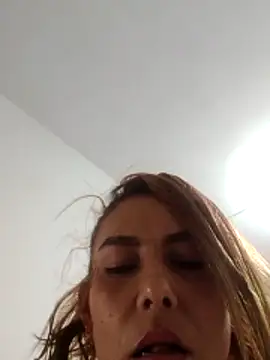 Snapshot of Alice-pink chatting on November 2025 03:42:02 AM Alice-pink online show from November 2025 03:42:02 AM