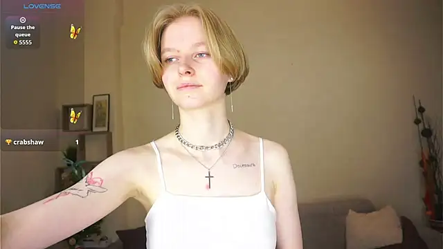 ToyaPletz online show from April 2026 07:06:02 PM