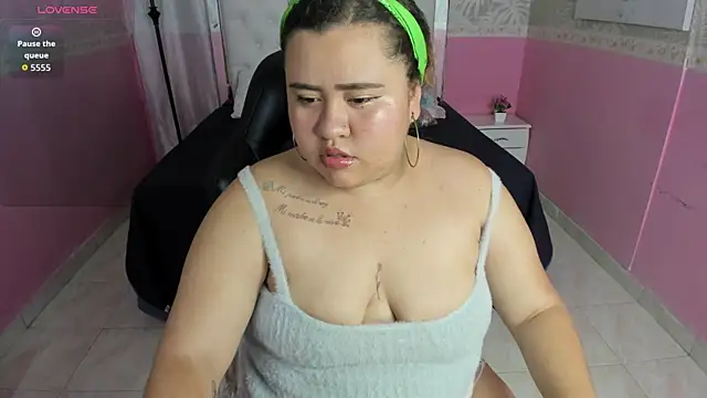 Danna Keys online show from December 2025 06:47:02 PM