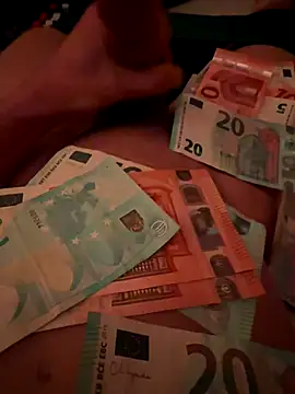 Snapshot of klkmam chatting on November 2025 08:10:01 PM klkmam online show from November 2025 08:10:01 PM