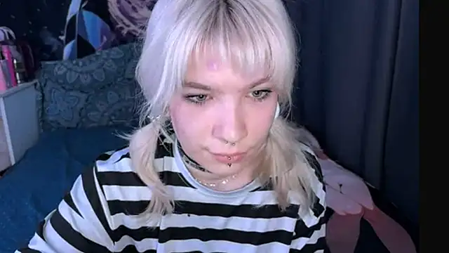 LolaDollyMur online show from December 2025 07:51:01 PM