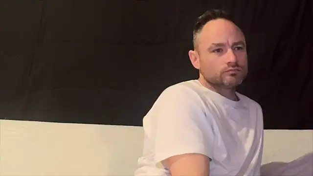 Snapshot of famous1tad chatting on March 2026 10:09:02 AM famous1tad online show from March 2026 10:09:02 AM