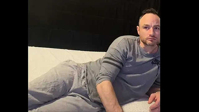 Snapshot of famous1tad chatting on March 2026 01:49:02 PM famous1tad online show from March 2026 01:49:02 PM