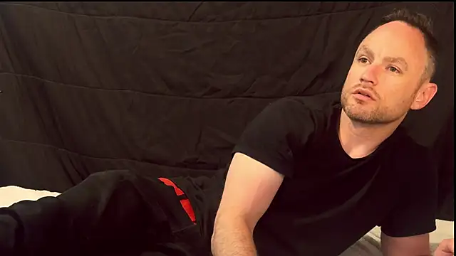 Snapshot of famous1tad chatting on April 2026 06:42:01 PM famous1tad online show from April 2026 06:42:01 PM