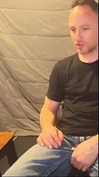 Snapshot of famous1tad chatting on April 2026 10:59:01 AM famous1tad online show from April 2026 10:59:01 AM