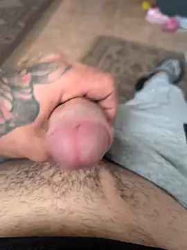 Snapshot of Alexutz21 chatting on April 2026 05:29:02 AM Alexutz21 online show from April 2026 05:29:02 AM