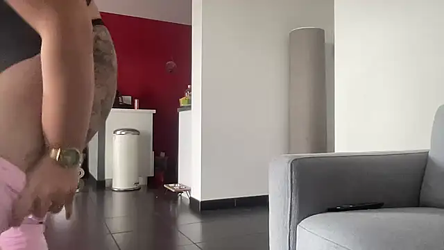 Snapshot of ELpatronn94 chatting on April 2026 03:15:02 PM ELpatronn94 online show from April 2026 03:15:02 PM