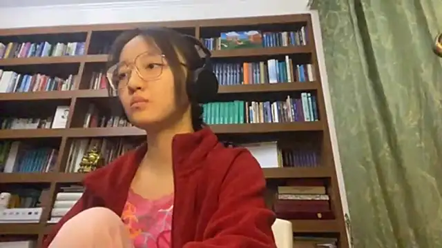 LinaClous online show from February 2026 02:05:02 PM