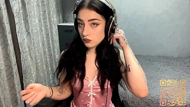 Snapshot of Meowluly chatting on November 2025 09:16:01 PM Meowluly online show from November 2025 09:16:01 PM