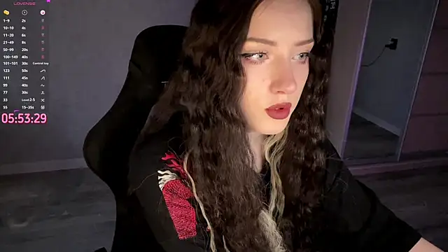 Meowluly online show from April 2026 09:26:02 PM