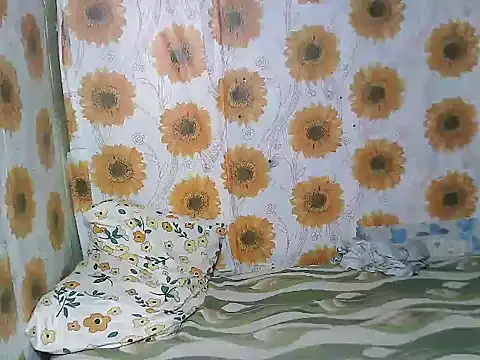 Snapshot of Smilinglovely chatting on March 2026 07:02:02 PM Smilinglovely online show from March 2026 07:02:02 PM