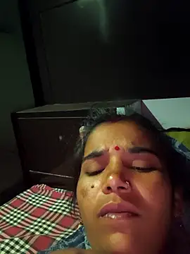 Snapshot of Uma_sain chatting on April 2026 10:40:02 PM Uma sain online show from April 2026 10:40:02 PM