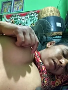 Snapshot of Uma_sain chatting on April 2026 09:52:01 PM Uma sain online show from April 2026 09:52:01 PM