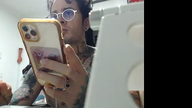 CryBoy13 online show from January 2026 05:44:01 AM