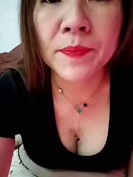 Lily-ross22 online show from February 2026 01:06:01 PM