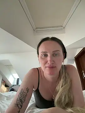 TomilaSi online show from July 2026 01:53:02 PM