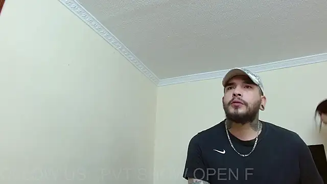 Snapshot of ARIA_AND_NICK chatting on March 2026 04:01:01 PM ARIA AND NICK online show from March 2026 04:01:01 PM