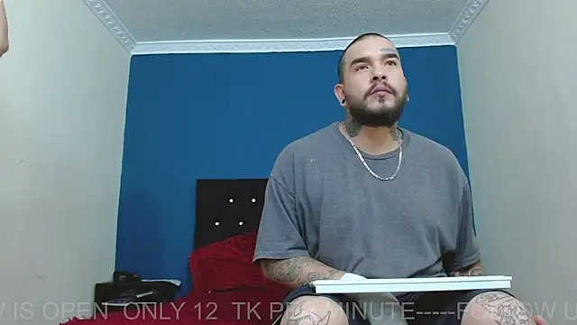 Snapshot of ARIA_AND_NICK chatting on April 2026 04:23:01 PM ARIA AND NICK online show from April 2026 04:23:01 PM